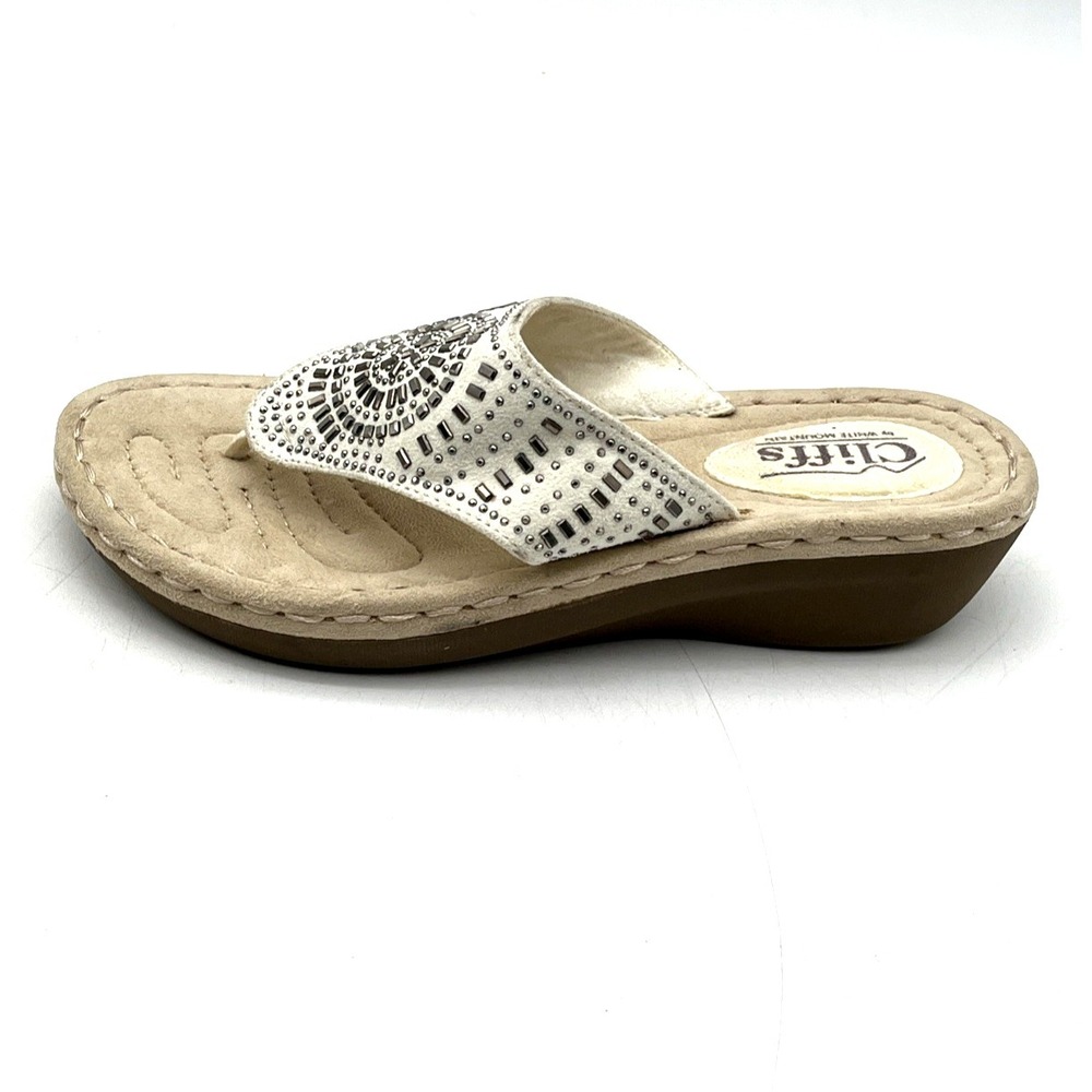 Cliffs by White Mountain Cienna Sandals Women's Size 6M Beige Wedge‎ Slip On New